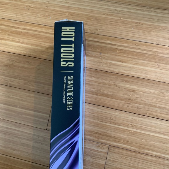 1 1/2 Hot tools gold flipperless wand - Picture 5 of 5